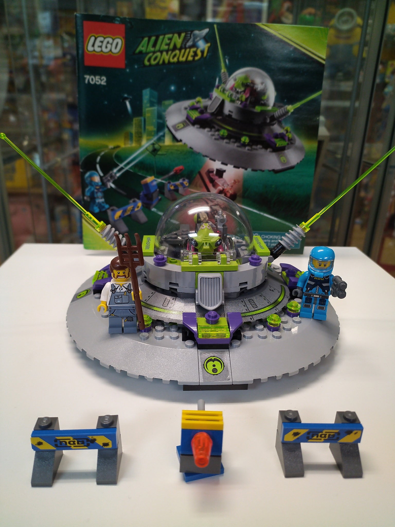 Lego Alien Conquest UFO Abduction 7052